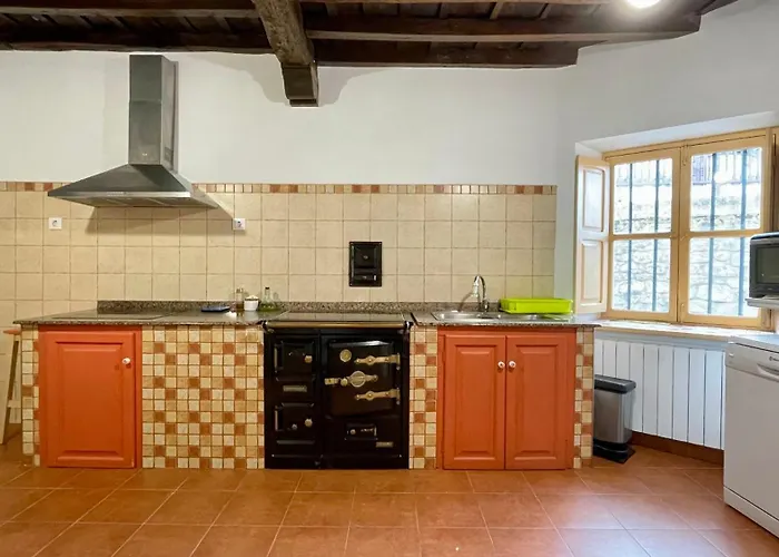 Casa Nogales De Ibio Hébergement de vacances Mazcuerras